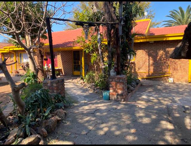 3 BEDROOM HOUSE FOR SALE IN FLORA PARK